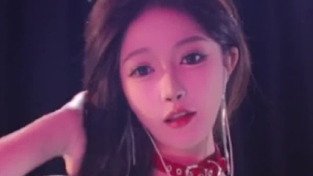 【乔鹿鹿baby【1995】】我对有趣的人没抵抗力，比如你