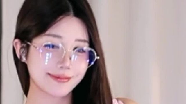 【陈果宝宝】一个眼神，就足够让你失控。