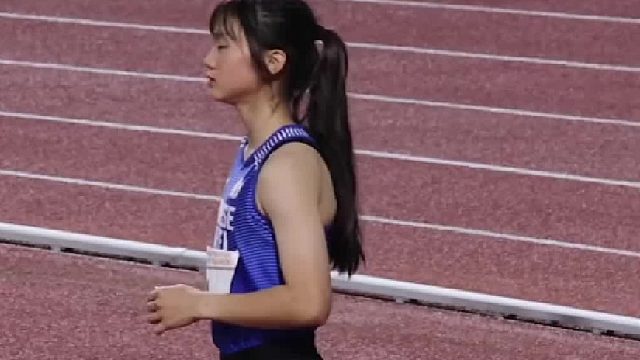 18岁大学生身高不到1米6、挑战高度1.82