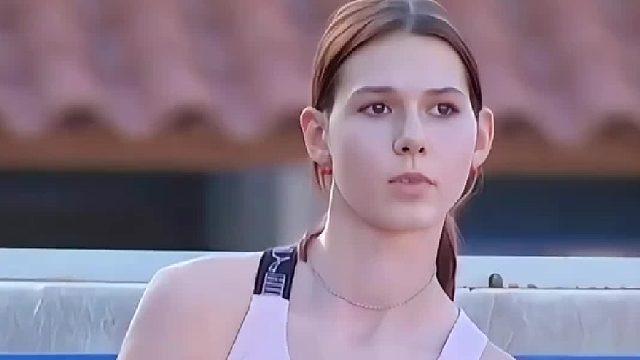 安吉丽娜·托皮奇的优美跳跃