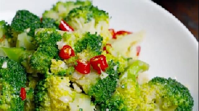 你们猜今天轮到谁洗碗呢