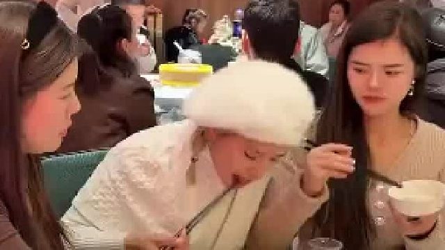 饭桌上那些你不得不知的礼仪小知识！