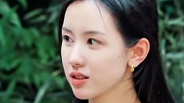 陈都灵被辣到哈哈哈