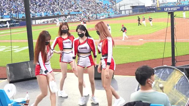 韩国职棒起亚老虎队拉拉队表演'WA DA DA'(kep1er)