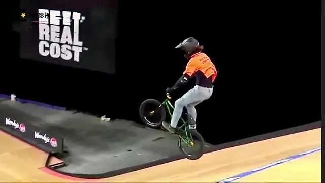 只要你不怕摔，就有机会赢得百万奖金，极限小轮车特技挑战《一》