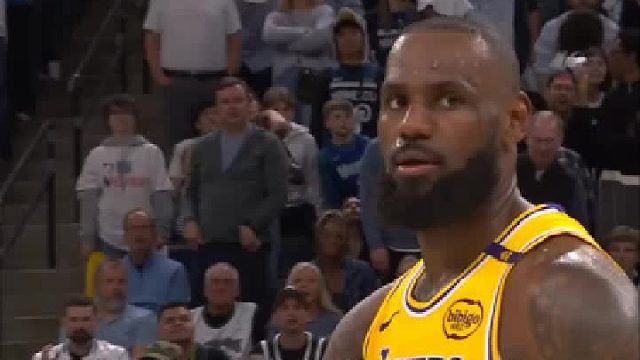 燃尽了！老詹连中三记三分，紧紧咬住与森林狼的比分