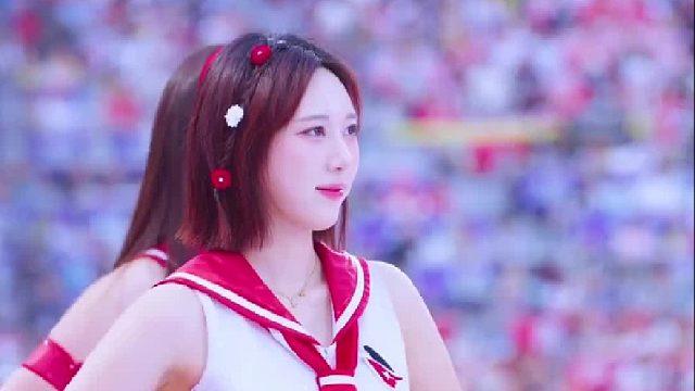 短发美女好可爱