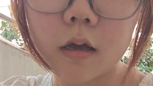 友谊里我们需要寻找一种人性与情感的平衡，不要过分分享自己的成功，也不要总是抱怨自己的失败。我们必须要承认一种人性微妙的恶意，她也许真心待你也希望你能好，但也会不