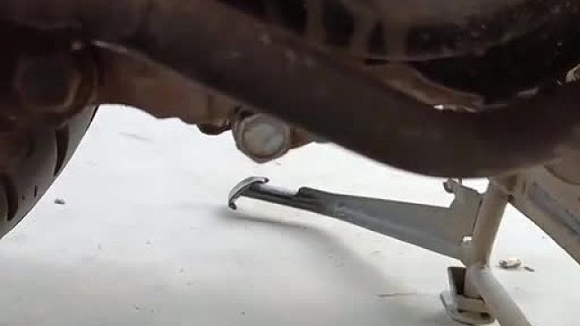 如何给踏板摩托车更换机油