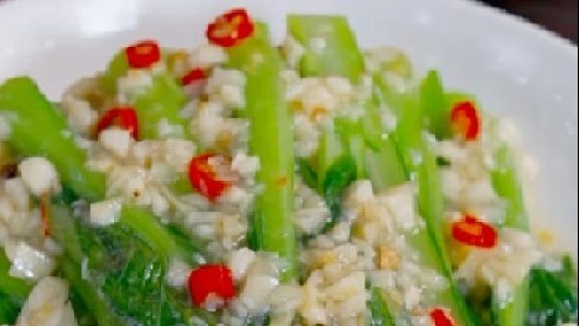 聚会零食餐桌下饭一骨多吃的椒香脆骨