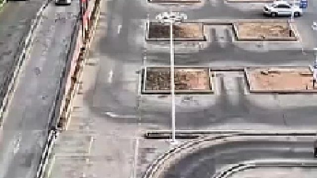 被吊销驾照后的司机重考科目二，赶着去巴音布鲁克