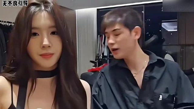 童：穿黄的内裤别乱丢，下次给我就行，我帮你丢