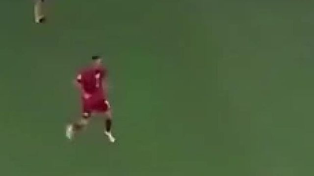 下次踢点球被扑，先看门将脚出没出线