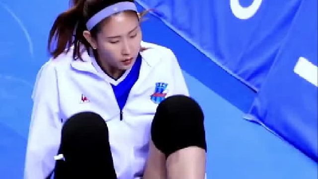 排球女神赛前热身都爱翻跟斗吗