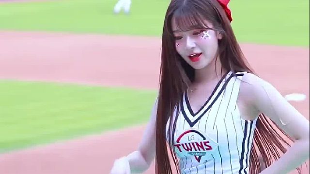 AI女神穿球衣也太美了