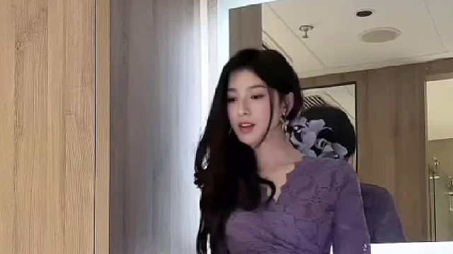 抬起頭看看姐姐，我不信你兩眼空空