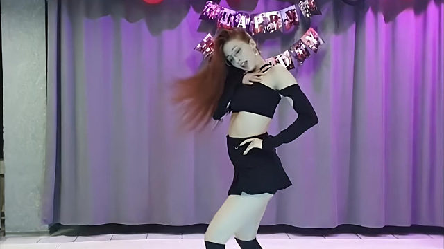 俄罗斯姑娘才艺表演24.02.17_静儿(拉达)00