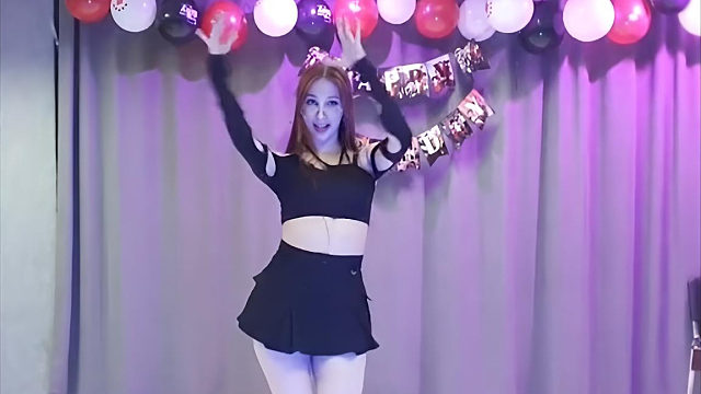 俄罗斯姑娘才艺表演24.02.17_静儿(拉达)01