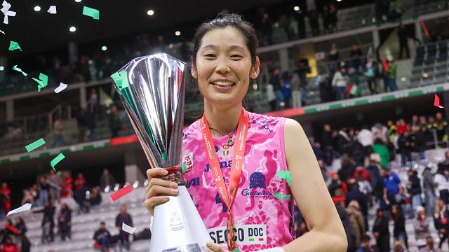 杀红了眼？24-25落后，朱婷上演一剑封喉，最霸气一球诞生了