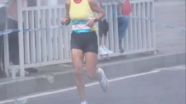 看肤色小姐姐月跑量不会少！