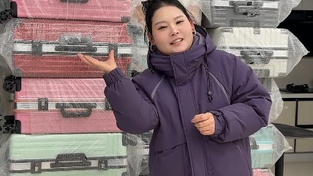 谢谢你们始终在我身边从未离开，看着我一点点成长，陪着我一步步蜕变，在我最迷茫无助时，是你们的鼓励给