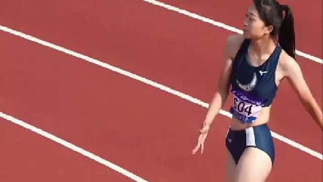 这跳高身姿，轻盈灵动