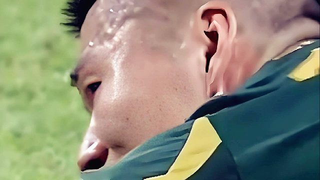 搞笑乌龙！谈杨世界级凌空垫射，前国脚王新欣振臂欢呼