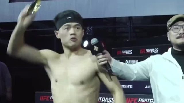 开局叫器一回合打不赢你我就当场切腹自尽