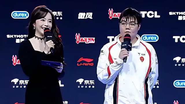 jackeylove看369赛后采访提到自己直接来气： 能不能不要每次都提到我  ！