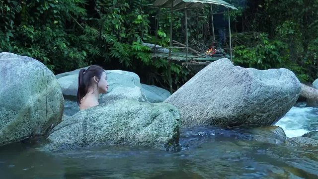 20260127 捕捉螃蟹和野生鱼 - 在河床上搭建庇护所 - 过夜丛林丛林