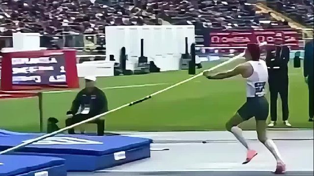 这一跳简直是飞向天际啊！