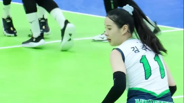 女排姑娘对每一次比赛失误都看得非常重要