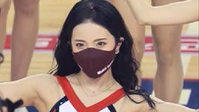 韩国男篮大韩煤气公社队拉拉队李多惠“LOCO”(ITZY)