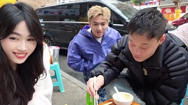 小酷被教导主任劝退学，这一退 赚了个布加迪！