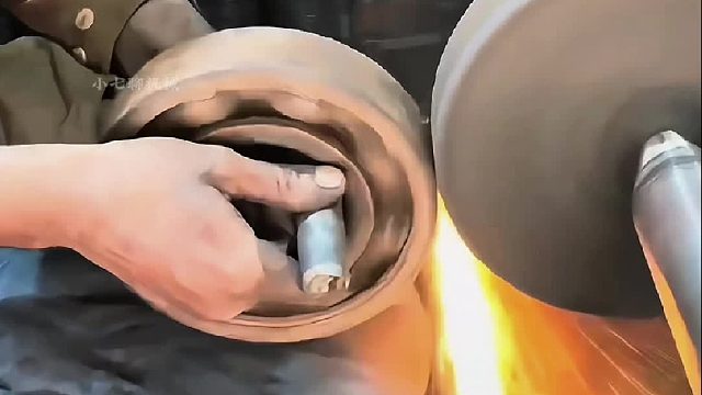 巴基斯坦师傅采用巧妙的办法翻新修复齿轮