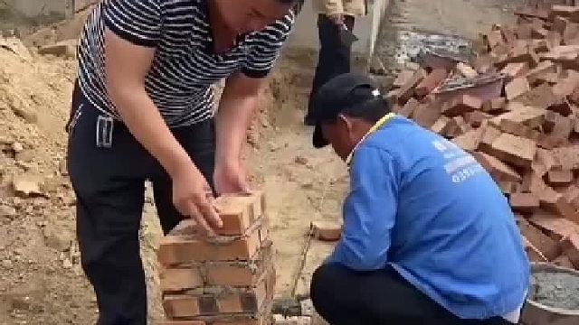 干活倒是挺认真的 