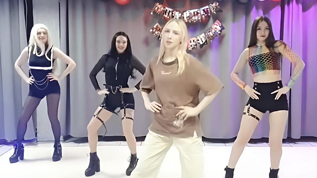 俄罗斯姑娘才艺表演24.02.19_集体舞01