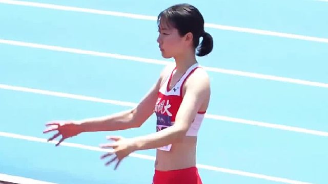 以飞翔的姿势，定格优美的弧线