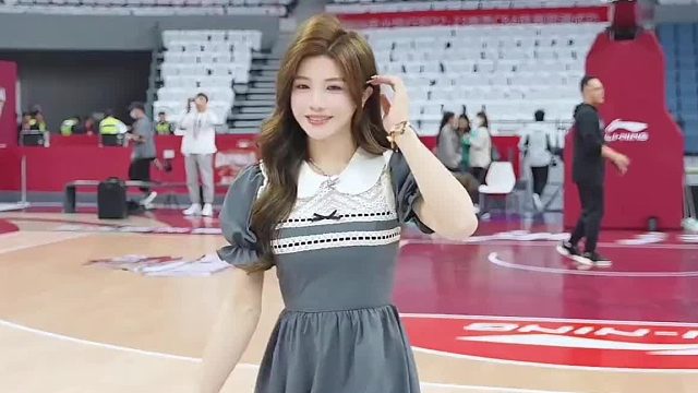 今年四十八岁，身材和脸蛋还能保持这么好的秘诀告诉大家