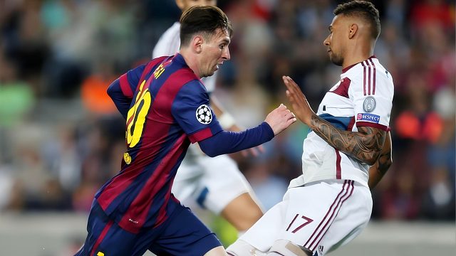 梅西过人名场面：变向晃倒后卫挑射，博阿滕永远的痛！