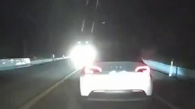 路遇正义大鼠标 _特斯拉 _正义大鼠标 _为了这个镜头特意