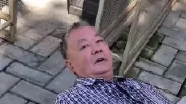 希望天下老人都这么和蔼明事理…