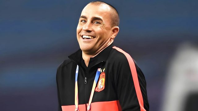 中超搞笑乌龙：门将送礼 公鸡下蛋，两位主帅都看笑了！