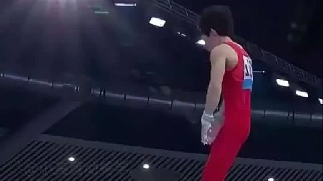 “飞翔”的张博恒帅爆了！封神！