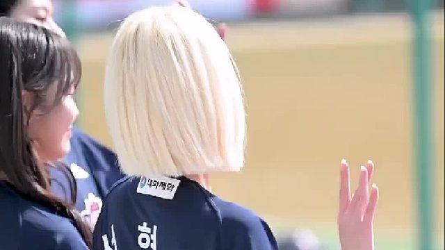 短发御姐女神谁不爱？