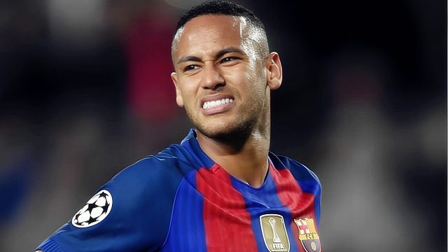 尴尬一幕！内马尔名场面：过人最高境界是“人过球不过”