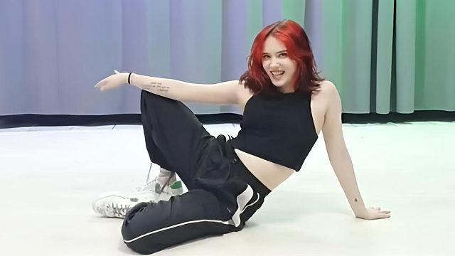 俄罗斯姑娘才艺表演24.02.19_小逗比(安娜)01