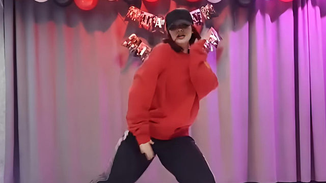 俄罗斯姑娘才艺表演24.02.19_小逗比(安娜)03