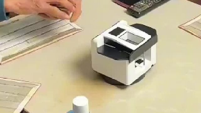 爸爸买了个过年必备发牌机，网友：我可以允许自己摸一手臭牌