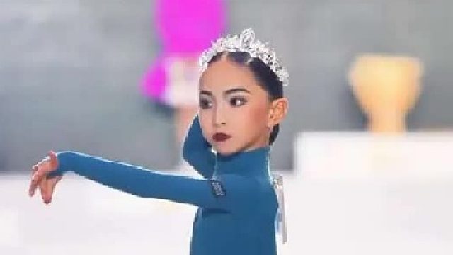 从第一个动作开始我就知道，这个7岁女娃不简单